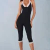 Calla Modal Lace-Trim Capri Jumpsuit i svart Calla Modal Lace-Trim Capri Jumpsuit i svart