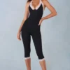 Calla Modal Lace-Trim Capri Jumpsuit i svart Calla Modal Lace-Trim Capri Jumpsuit i svart
