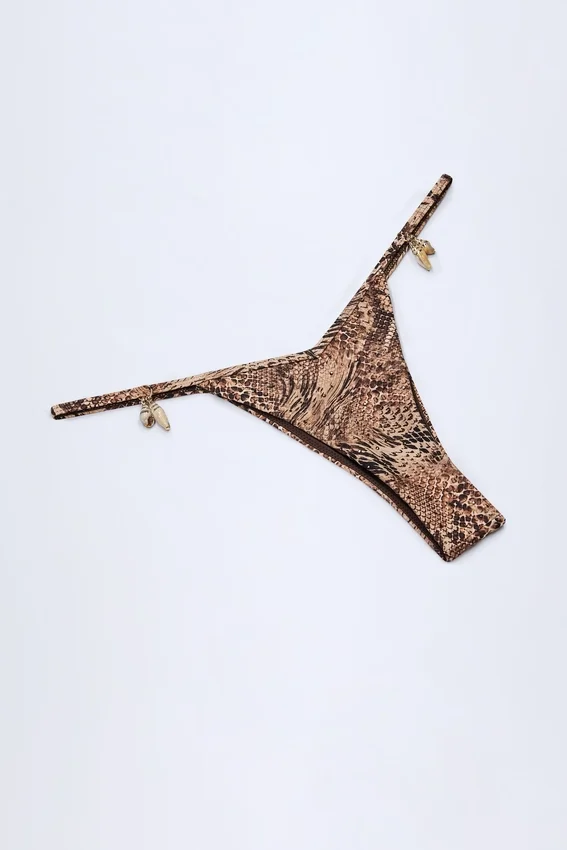 Cebu Charm-detaljerade bikinibyxor i ormmönster Cebu Charm-detaljerade bikinibyxor i ormmönster