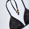 Comoros Charm-Detail Triangel-bikinitopp i svart Comoros Charm-Detail Triangel-bikinitopp i svart