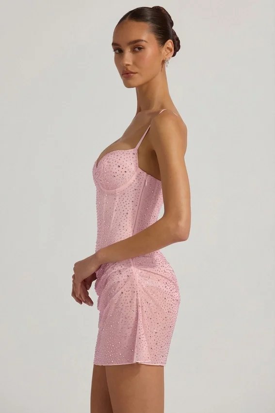 Connie halvgenomskinlig, dekorerad, draperad korsettklänning i rosa Connie halvgenomskinlig, dekorerad, draperad korsettklänning i rosa