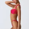 Volute Embellished Cheeky Bikinibyxor i hallonrosa Volute Embellished Cheeky Bikinibyxor i hallonrosa