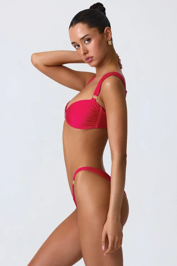 Volute Embellished Cheeky Bikinibyxor i hallonrosa Volute Embellished Cheeky Bikinibyxor i hallonrosa