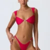 Volute Embellished Cheeky Bikinibyxor i hallonrosa Volute Embellished Cheeky Bikinibyxor i hallonrosa
