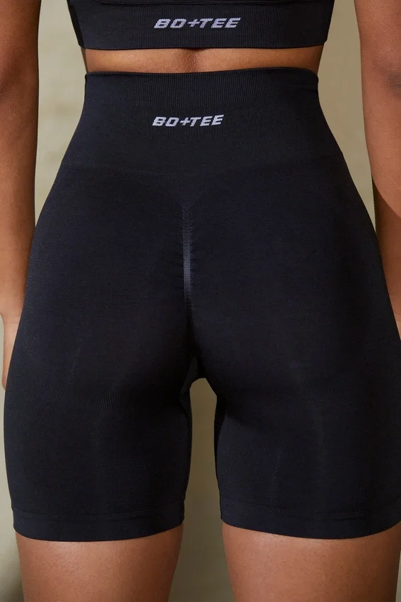 Define Luxe högmidjade biker shorts i svart Define Luxe högmidjade biker shorts i svart