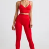 Define Luxe högmidjade leggings i rött Define Luxe högmidjade leggings i rött