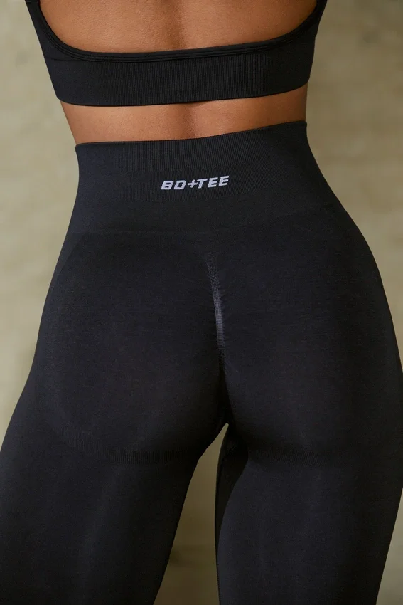 Define Luxe-leggings med hög midja i svart Define Luxe-leggings med hög midja i svart