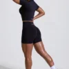 Define Luxe-shorts med hög midja i svart Define Luxe-shorts med hög midja i svart