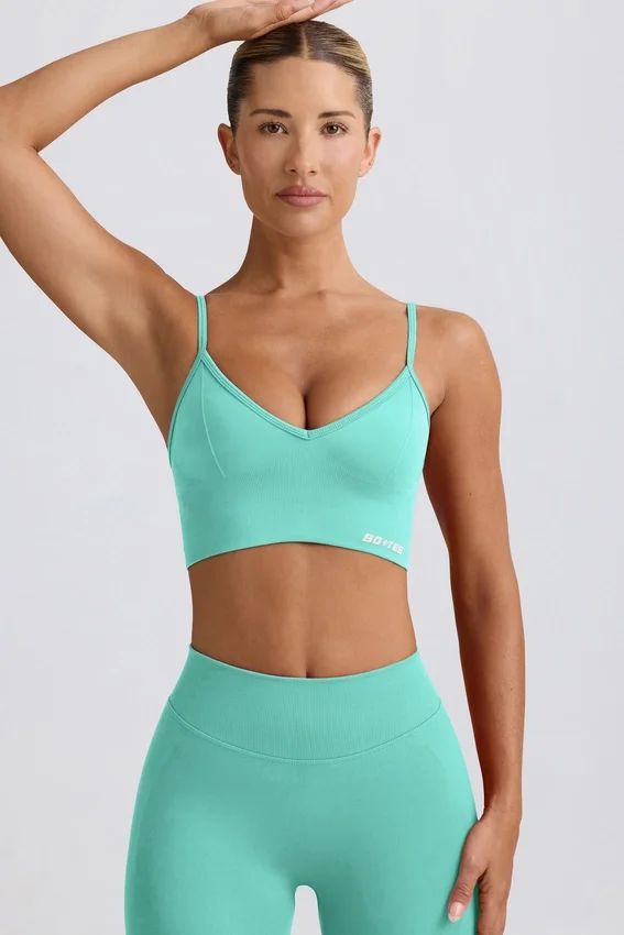 Define Luxe sport-BH med V-ringning i mint Define Luxe sport-BH med V-ringning i mint