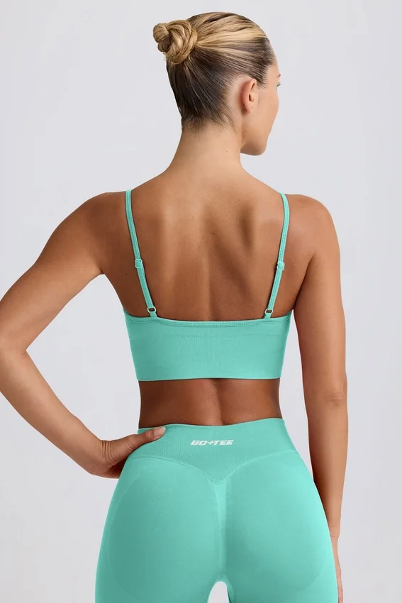 Define Luxe sport-BH med V-ringning i mint Define Luxe sport-BH med V-ringning i mint