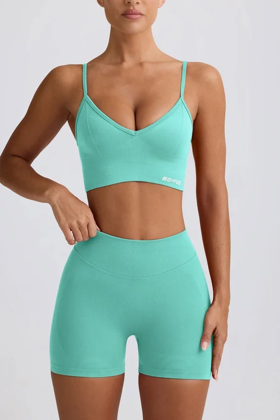 Define Luxe sport-BH med V-ringning i mint Define Luxe sport-BH med V-ringning i mint