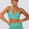 Define Luxe sport-BH med V-ringning i mint Define Luxe sport-BH med V-ringning i mint