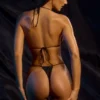 Dekorerad halterneck-triangelbikinitopp i svart Dekorerad halterneck-triangelbikinitopp i svart