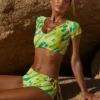 Delos Booty badshorts i grönt mönster Delos Booty badshorts i grönt mönster