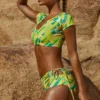Delos Booty badshorts i grönt mönster Delos Booty badshorts i grönt mönster