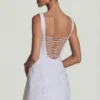 Dominique Embellished Structured A-Line Miniklänning i vitt Dominique Embellished Structured A-Line Miniklänning i vitt
