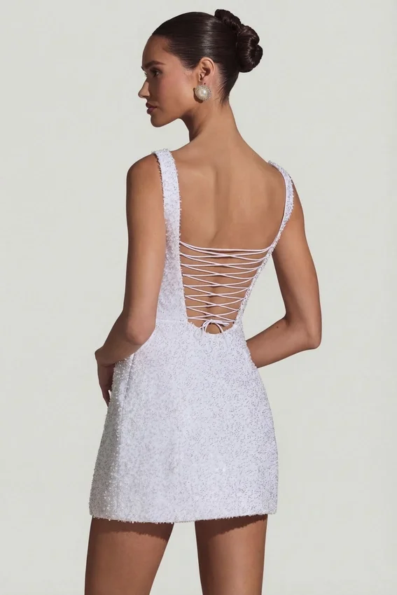 Dominique Embellished Structured A-Line Miniklänning i vitt Dominique Embellished Structured A-Line Miniklänning i vitt