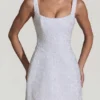 Dominique Embellished Structured A-Line Miniklänning i vitt Dominique Embellished Structured A-Line Miniklänning i vitt