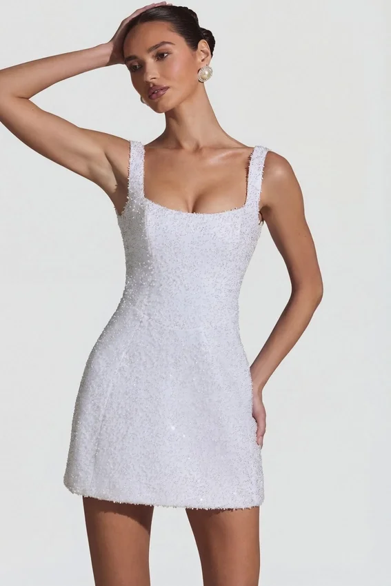 Dominique Embellished Structured A-Line Miniklänning i vitt Dominique Embellished Structured A-Line Miniklänning i vitt