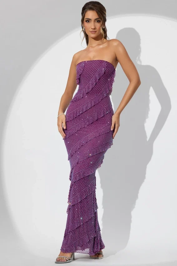 Dulce utsmyckad bandeau-maxiklänning med volanger i plommon Dulce utsmyckad bandeau-maxiklänning med volanger i plommon