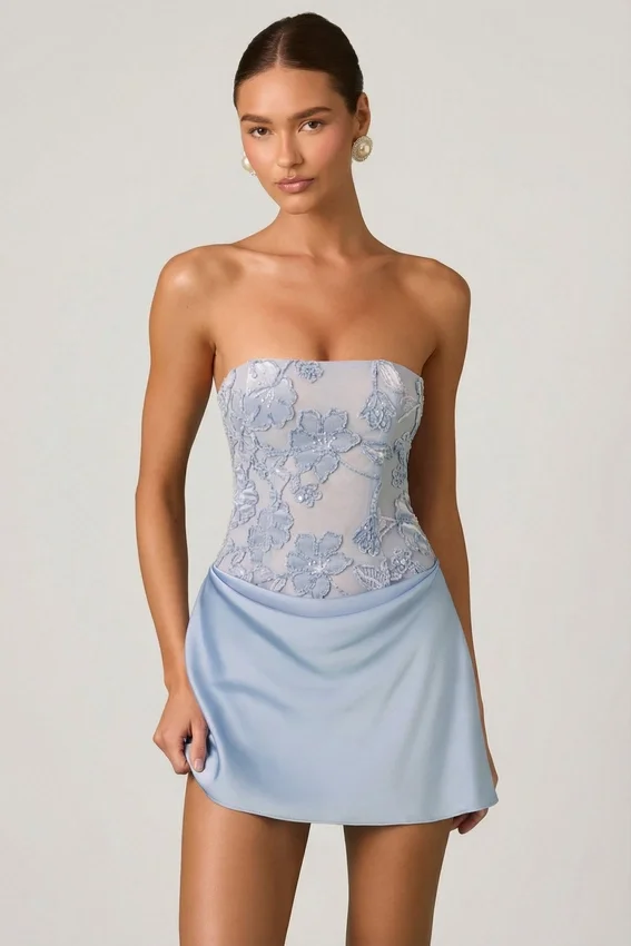 Eden Embellished Draped Strapless A-Line Miniklänning i himmelsblått Eden Embellished Draped Strapless A-Line Miniklänning i himmelsblått