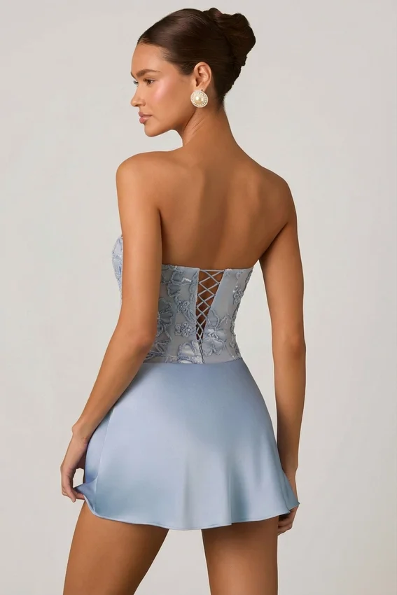 Eden Embellished Draped Strapless A-Line Miniklänning i himmelsblått Eden Embellished Draped Strapless A-Line Miniklänning i himmelsblått