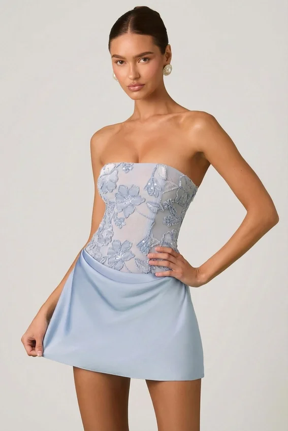 Eden Embellished Draped Strapless A-Line Miniklänning i himmelsblått Eden Embellished Draped Strapless A-Line Miniklänning i himmelsblått