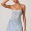 Eden Embellished Draped Strapless A-Line Miniklänning i himmelsblått Eden Embellished Draped Strapless A-Line Miniklänning i himmelsblått