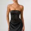 Eden Embellished Draped Strapless A-Line Miniklänning i svart Eden Embellished Draped Strapless A-Line Miniklänning i svart