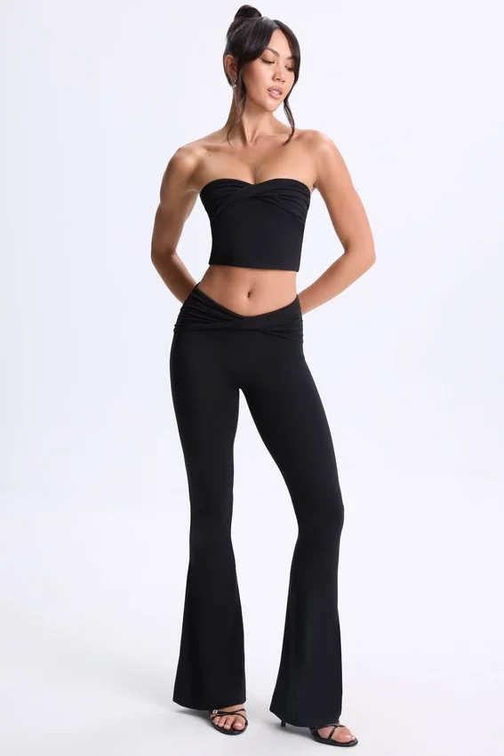 Edie Modal Twist-Front Bandeau Top i svart Edie Modal Twist-Front Bandeau Top i svart