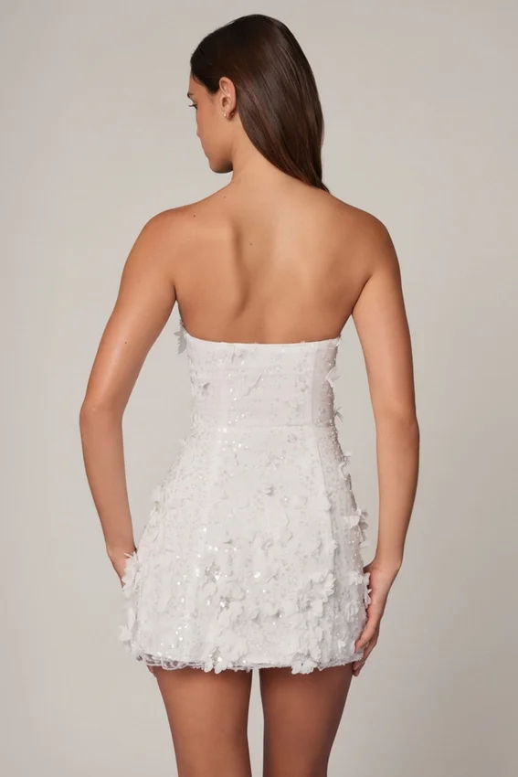 Edita Embellished Bandeau A-line Miniklänning i vitt Edita Embellished Bandeau A-line Miniklänning i vitt