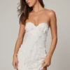 Edita Embellished Bandeau A-line Miniklänning i vitt Edita Embellished Bandeau A-line Miniklänning i vitt