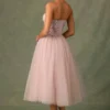Elia Embellished Lace-Up Cupless Corset i Floral Pink Elia Embellished Lace-Up Cupless Corset i Floral Pink