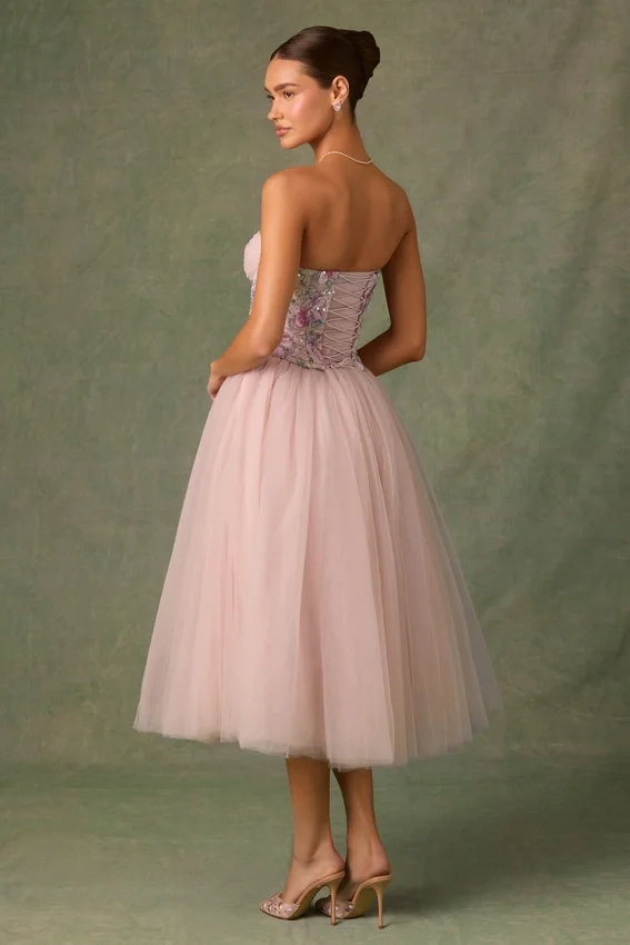 Elia Embellished Lace-Up Cupless Corset i Floral Pink Elia Embellished Lace-Up Cupless Corset i Floral Pink