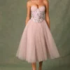 Elia Embellished Lace-Up Cupless Corset i Floral Pink Elia Embellished Lace-Up Cupless Corset i Floral Pink