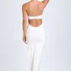 Elisana Modal Lace-Trim Halterneck Maxiklänning i vitt Elisana Modal Lace-Trim Halterneck Maxiklänning i vitt