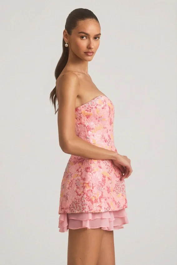 Eliselle Embellished Strapless Corset Miniklänning i rosa Eliselle Embellished Strapless Corset Miniklänning i rosa
