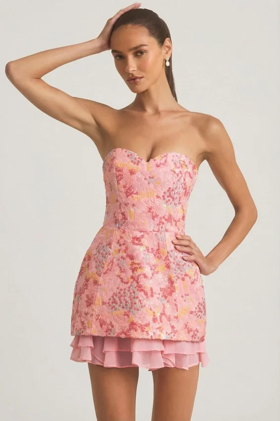 Eliselle Embellished Strapless Corset Miniklänning i rosa Eliselle Embellished Strapless Corset Miniklänning i rosa