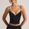 Elma Modal V-ringad rynkad camisole-toppar i svart Elma Modal V-ringad rynkad camisole-toppar i svart