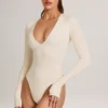 Elodie Modal Plunge långärmad bodys i ivory Elodie Modal Plunge långärmad bodys i ivory