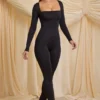 Elvina Petite jumpsuit i slinky jersey med cowl-neck i svart Elvina Petite jumpsuit i slinky jersey med cowl-neck i svart