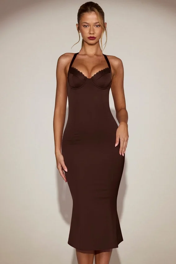 Elyra Satin Sweetheart Bustier Fishtail Midaxi-klänning i chokladbrunt Elyra Satin Sweetheart Bustier Fishtail Midaxi-klänning i chokladbrunt