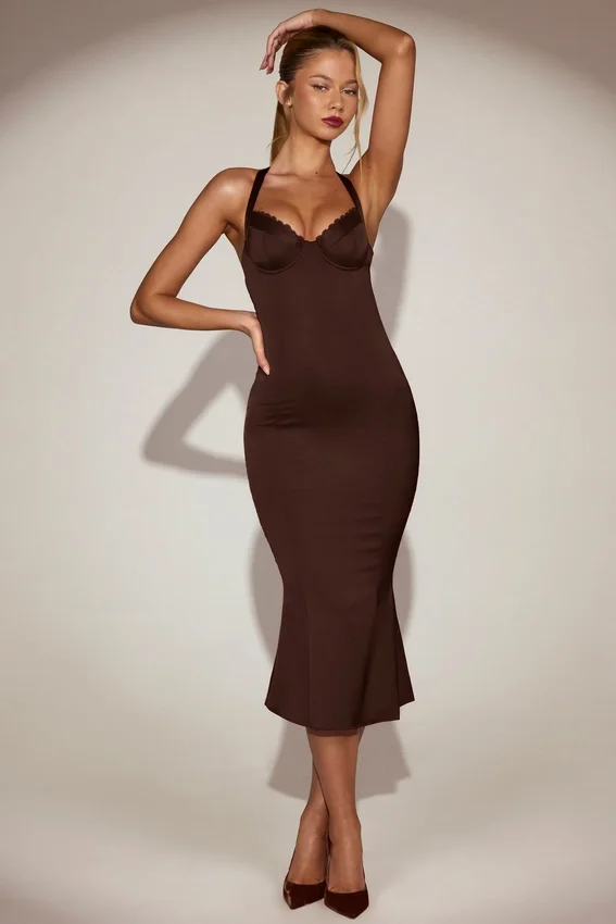 Elyra Satin Sweetheart Bustier Fishtail Midaxi-klänning i chokladbrunt Elyra Satin Sweetheart Bustier Fishtail Midaxi-klänning i chokladbrunt