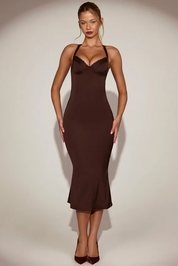 Elyra Satin Sweetheart Bustier Fishtail Midaxi-klänning i chokladbrunt Elyra Satin Sweetheart Bustier Fishtail Midaxi-klänning i chokladbrunt