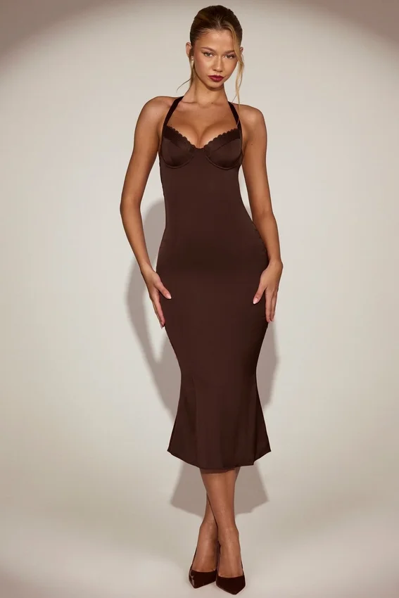 Elyra Satin Sweetheart Bustier Fishtail Midaxi-klänning i chokladbrunt Elyra Satin Sweetheart Bustier Fishtail Midaxi-klänning i chokladbrunt