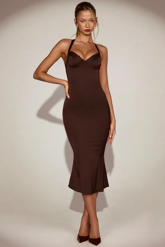 Elyra Satin Sweetheart Bustier Fishtail Midaxi-klänning i chokladbrunt Elyra Satin Sweetheart Bustier Fishtail Midaxi-klänning i chokladbrunt