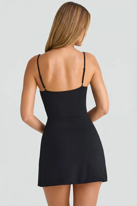Emmy Modal Sweetheart-Neck A-Line Miniklänning i svart Emmy Modal Sweetheart-Neck A-Line Miniklänning i svart