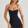 Emmy Modal Sweetheart-Neck A-Line Miniklänning i svart Emmy Modal Sweetheart-Neck A-Line Miniklänning i svart
