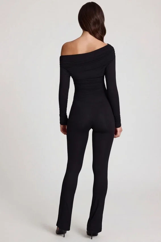 Erisen Modal Off-Shoulder Long-Sleeve Jumpsuit i svart Erisen Modal Off-Shoulder Long-Sleeve Jumpsuit i svart