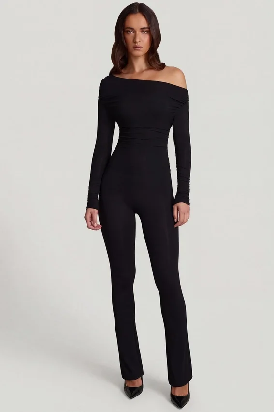Erisen Modal Off-Shoulder Long-Sleeve Jumpsuit i svart Erisen Modal Off-Shoulder Long-Sleeve Jumpsuit i svart